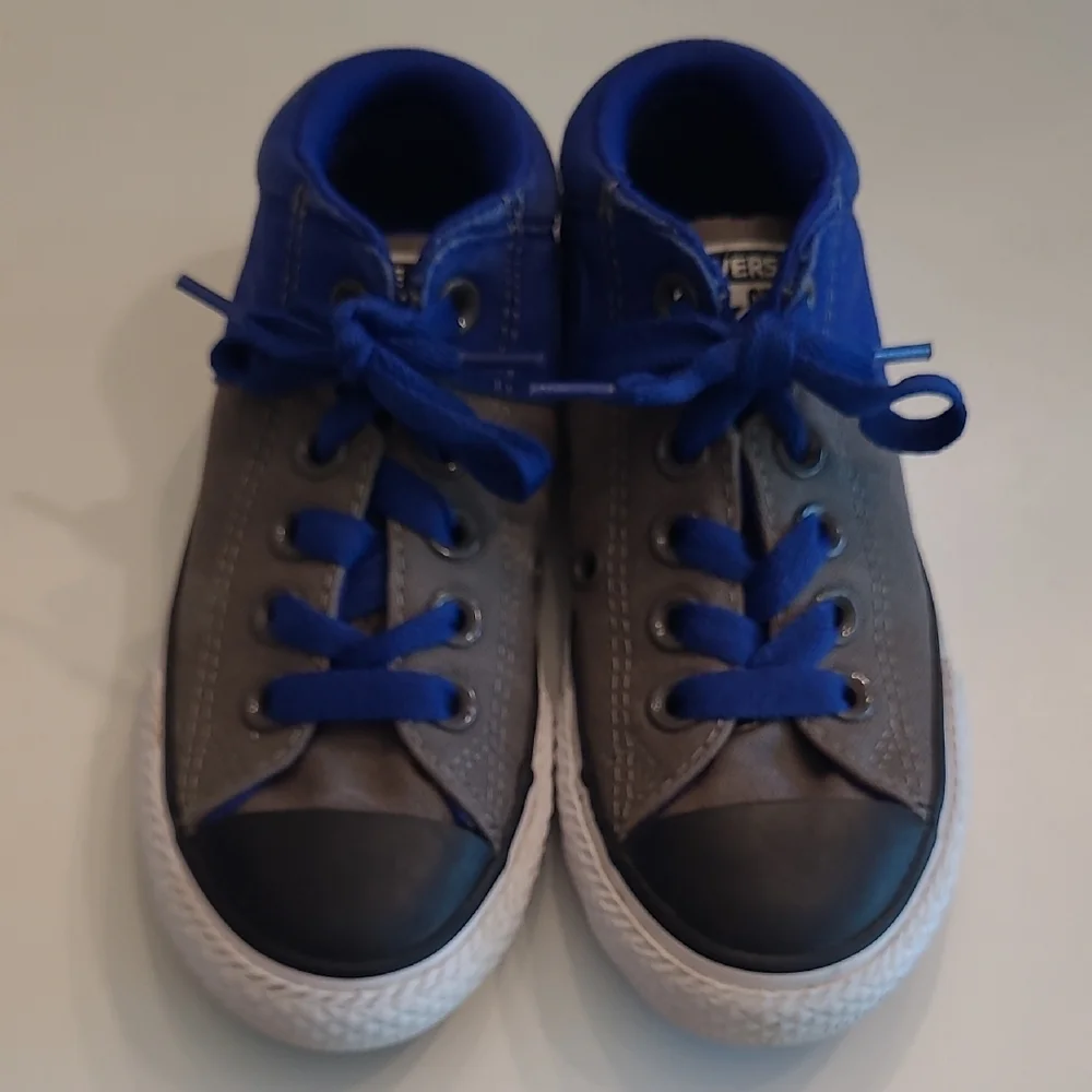 Converse Chuck Taylor All-Star Classic High Top Lace Up Canvas Sneaker